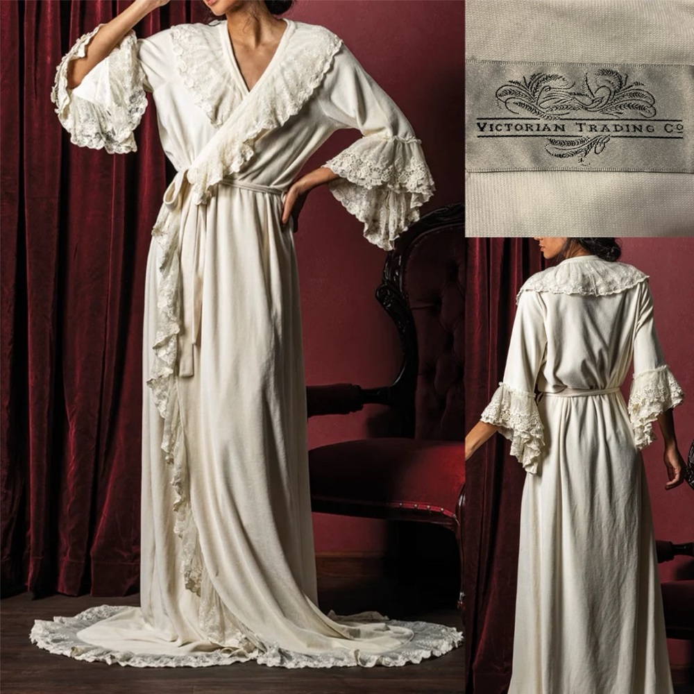 NWOT Victorian Trading Company Christine White Robe Phantom Of The Opera L/XL